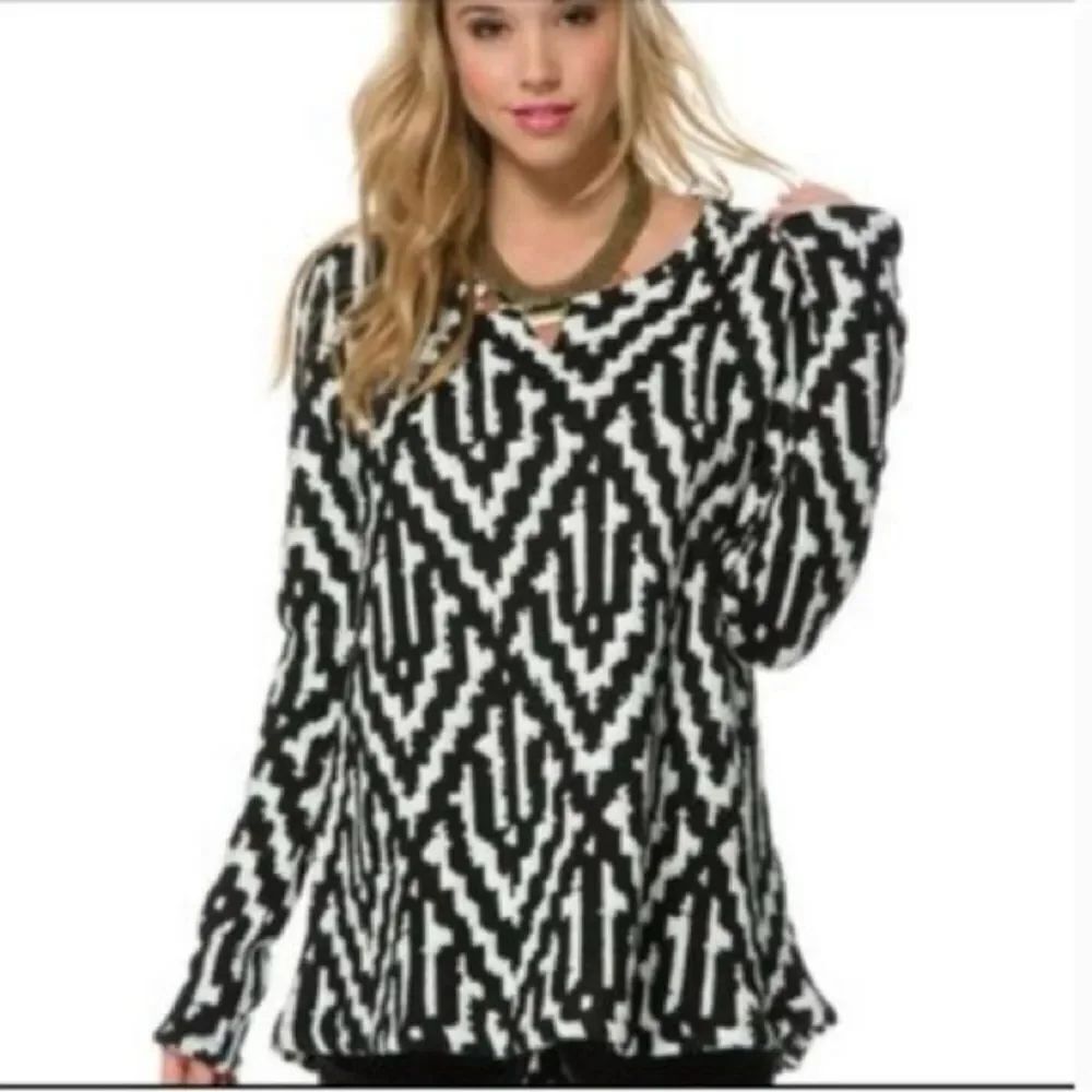 Mumu Mellow Revolve Black & White Sweater
